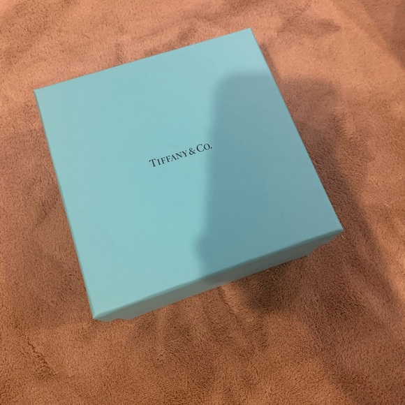 Tiffany Empty Gift Box - Picture 2 of 3